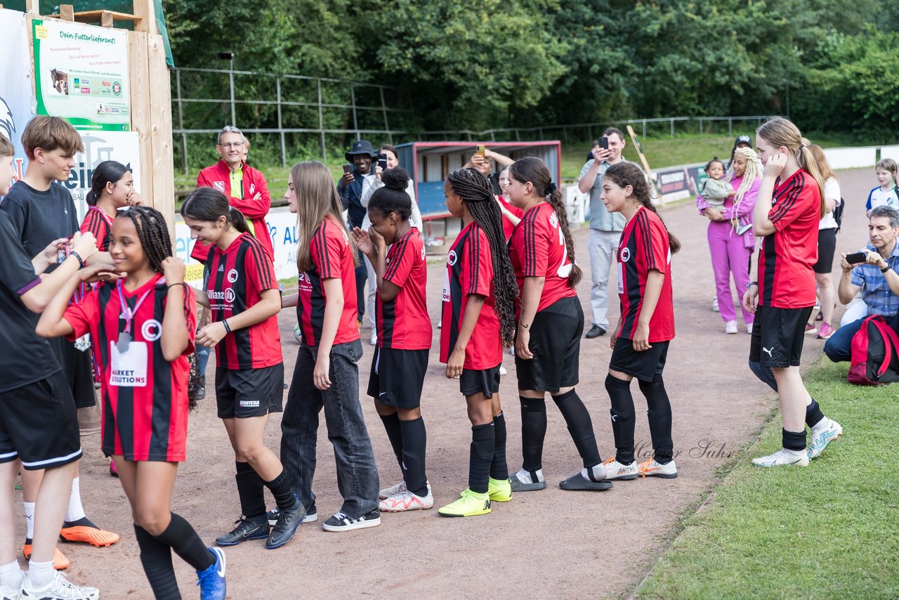 Bild 131 - Loewinnen Cup